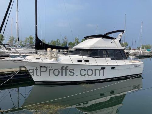 Bayliner 3288 Motoryacht recensioner och tekniska specifikationer